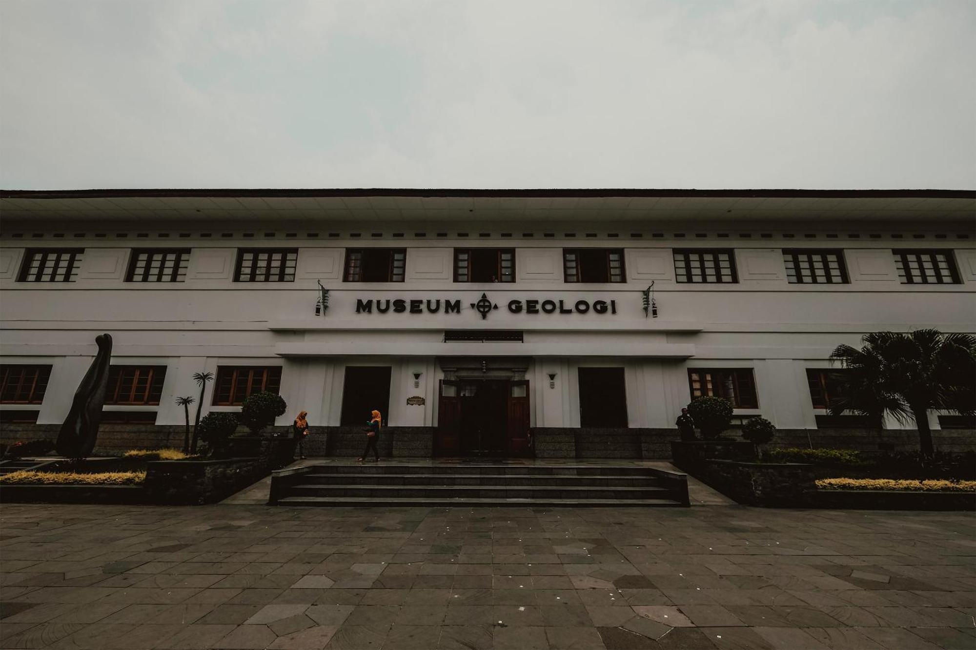 Oyo Life 2391 Baladewa Residence Syariah Karawang Exterior photo